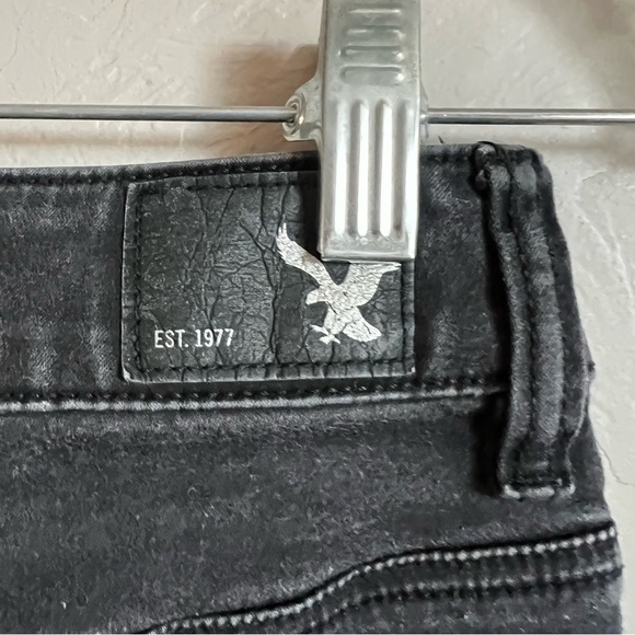 AEO Black Hi Rise Shortie Shorts - Picture 6 of 9